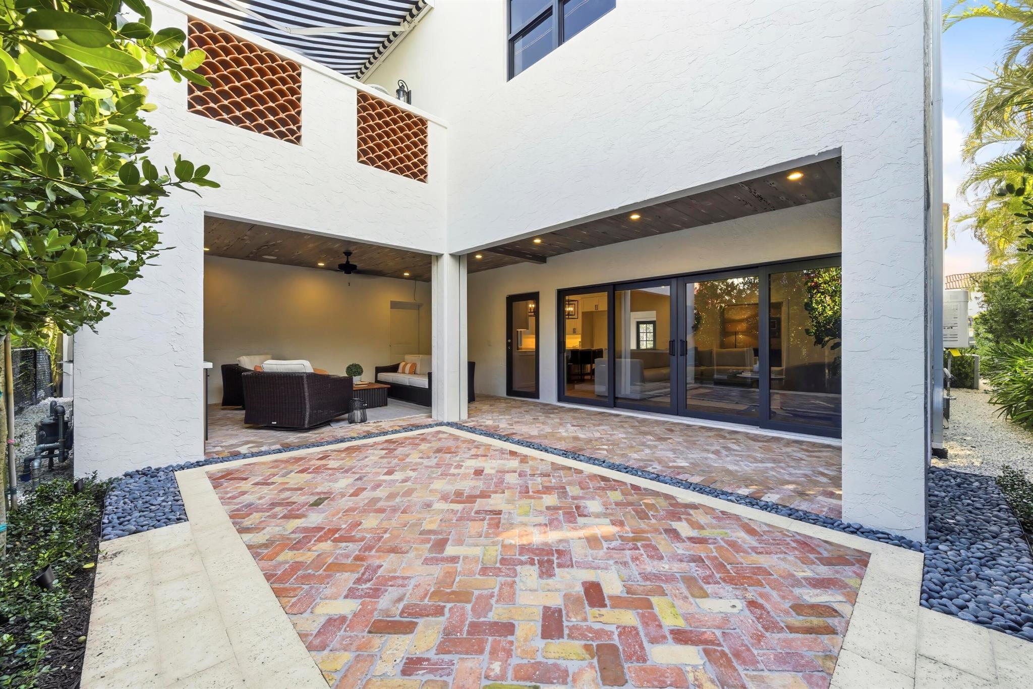 LAKEWOOD - Residential