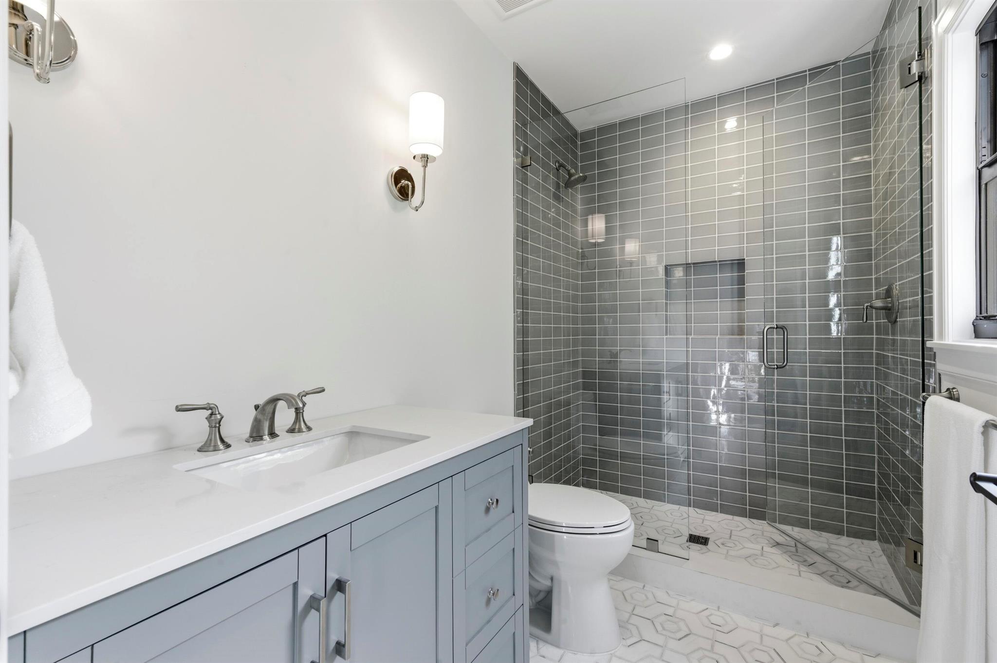 LAKEWOOD - Residential