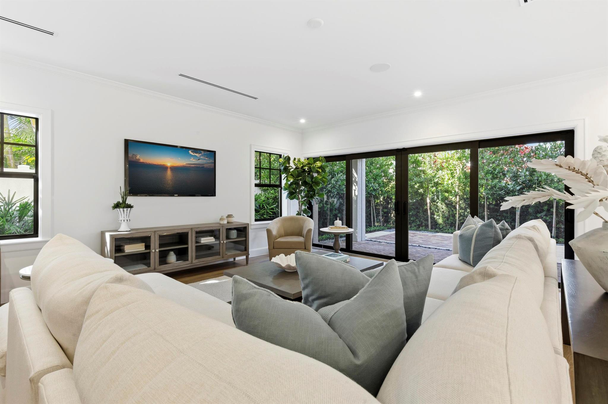 LAKEWOOD - Residential