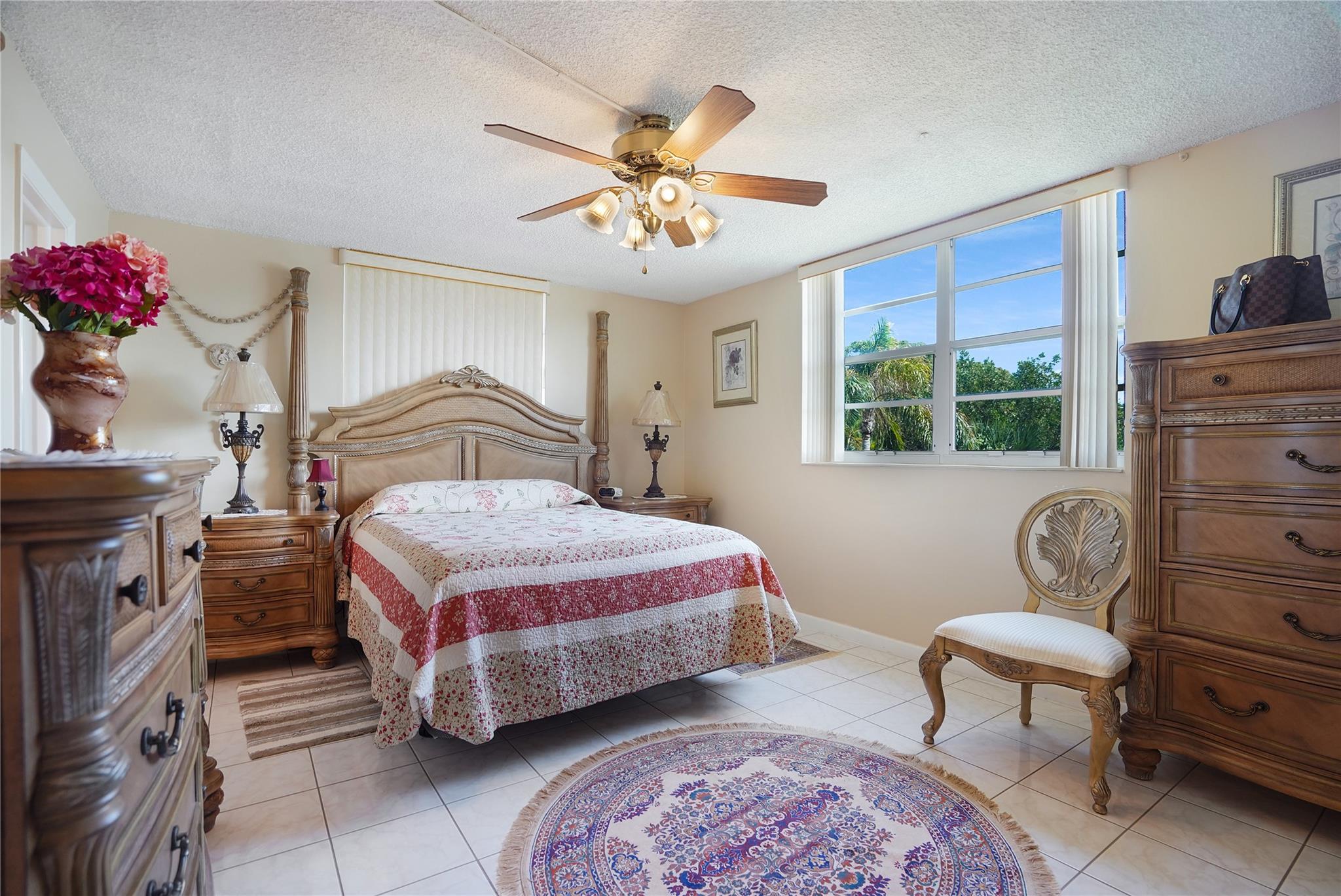 MEADOWBROOK LAKES VIEW - Residential