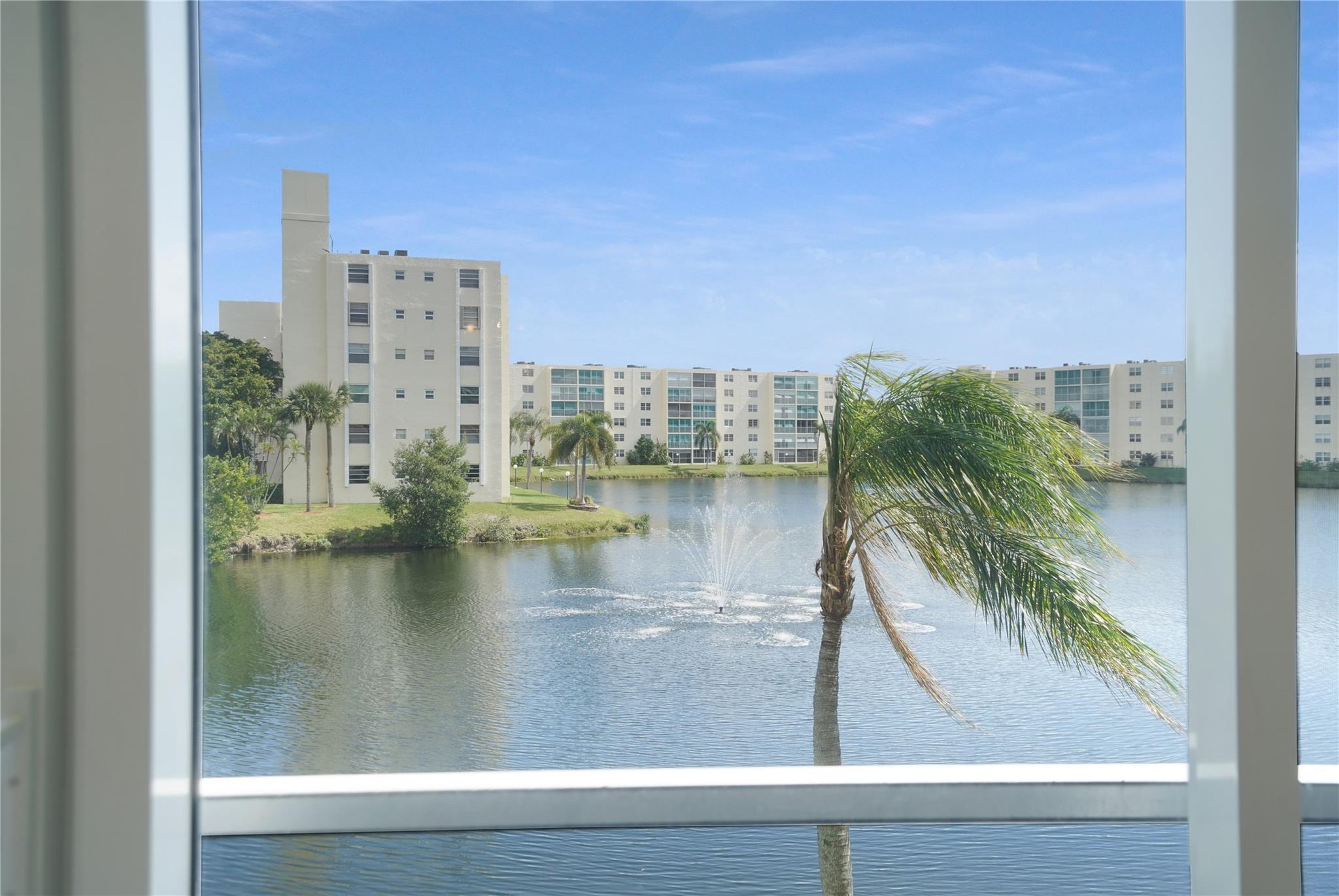 MEADOWBROOK LAKES VIEW - Residential