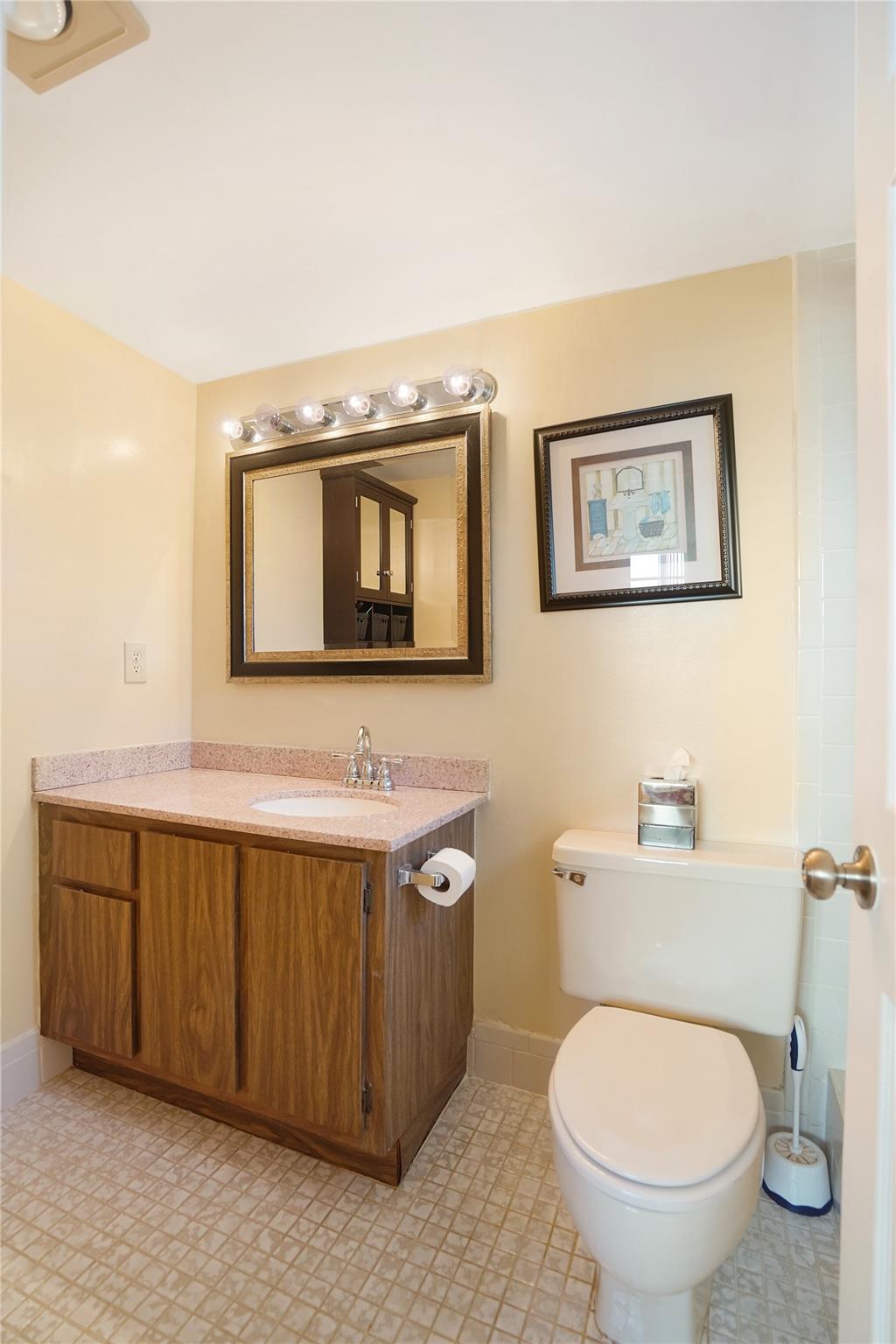 MEADOWBROOK LAKES VIEW - Residential