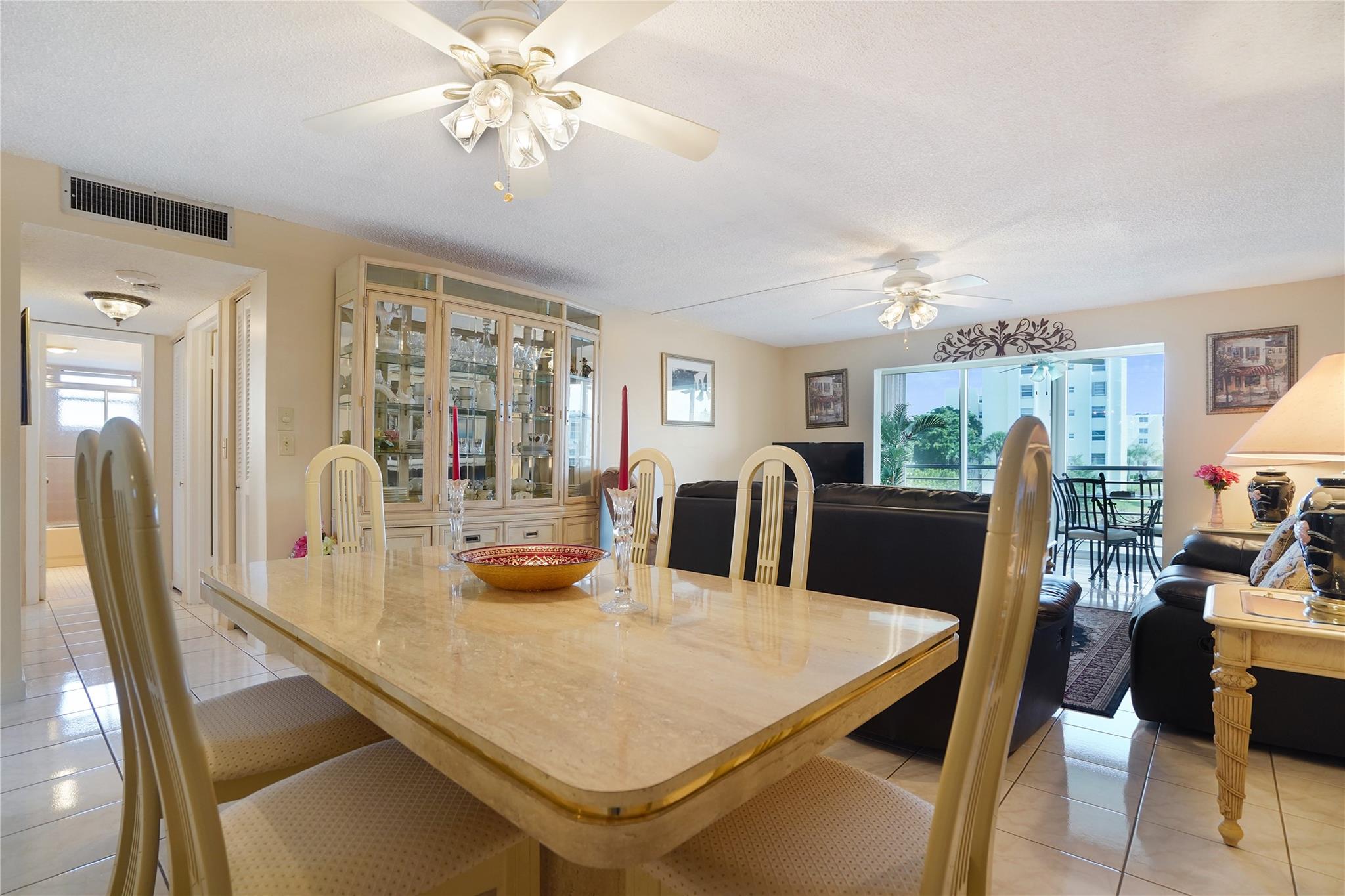 MEADOWBROOK LAKES VIEW - Residential