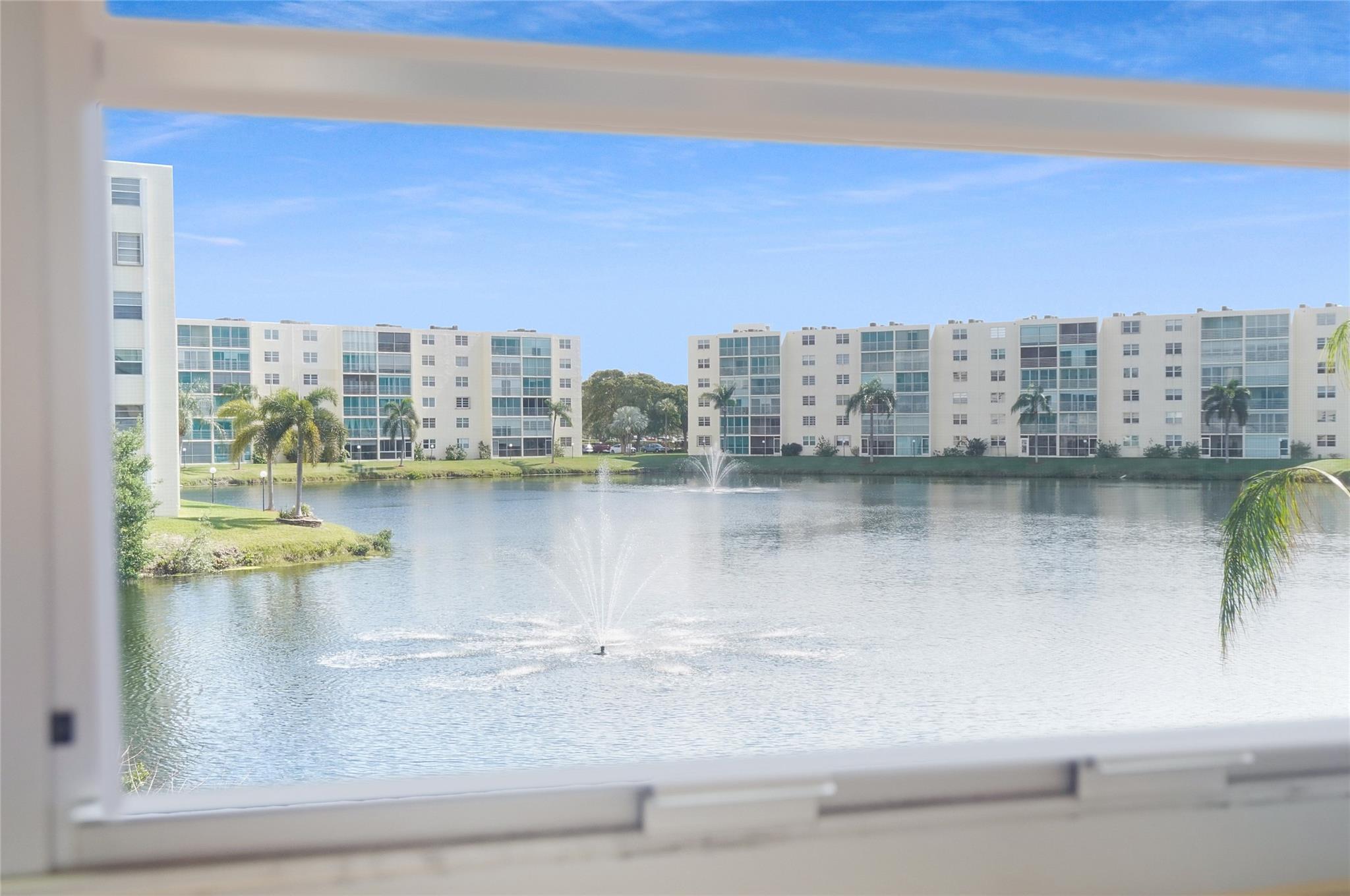 MEADOWBROOK LAKES VIEW - Residential