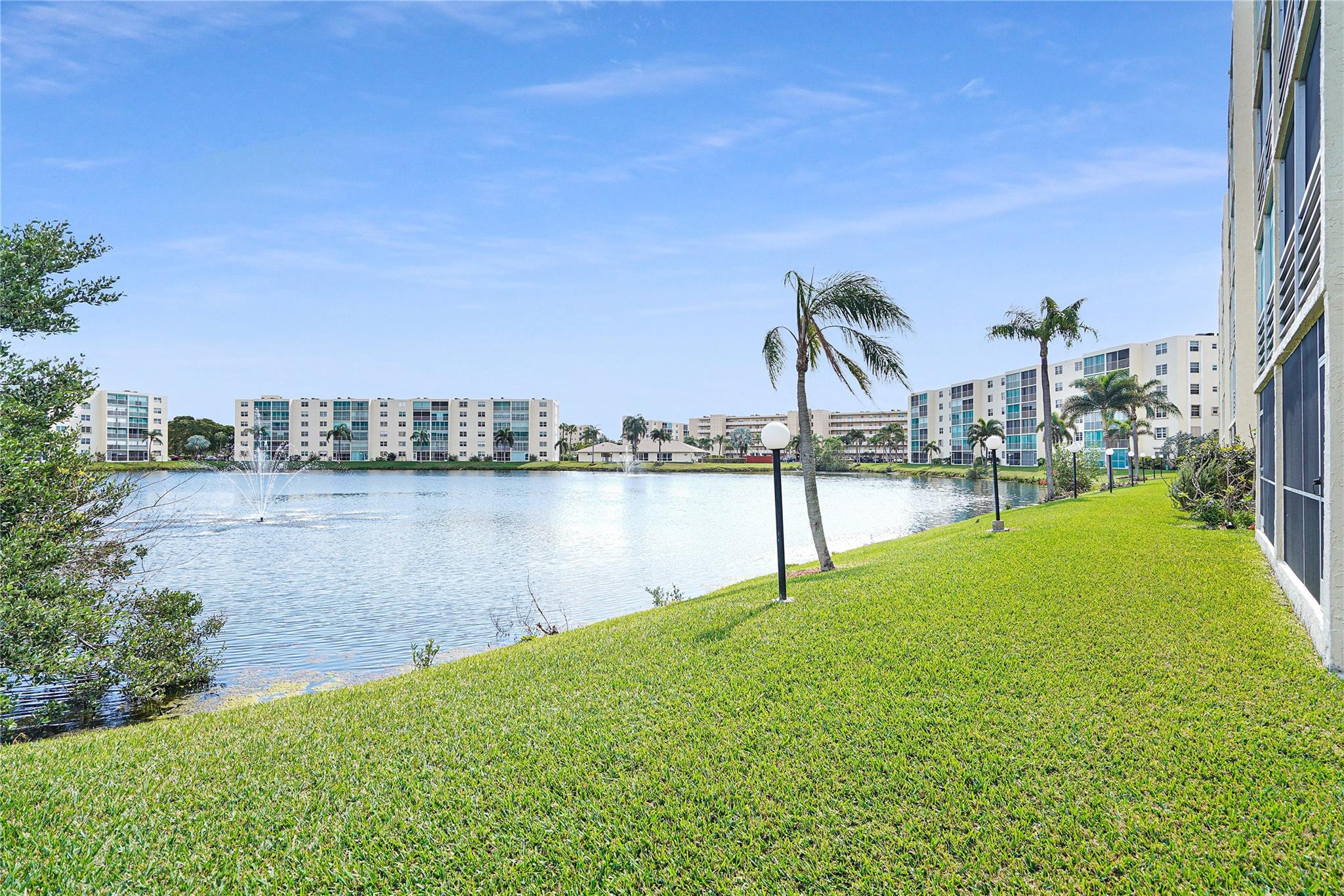 MEADOWBROOK LAKES VIEW - Residential