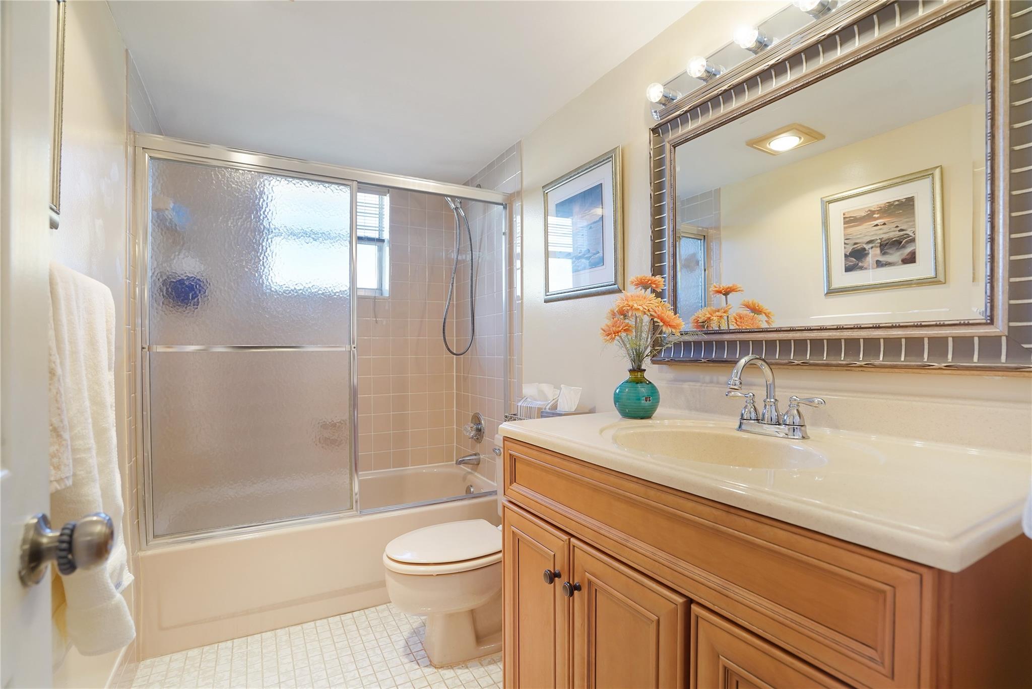 MEADOWBROOK LAKES VIEW - Residential