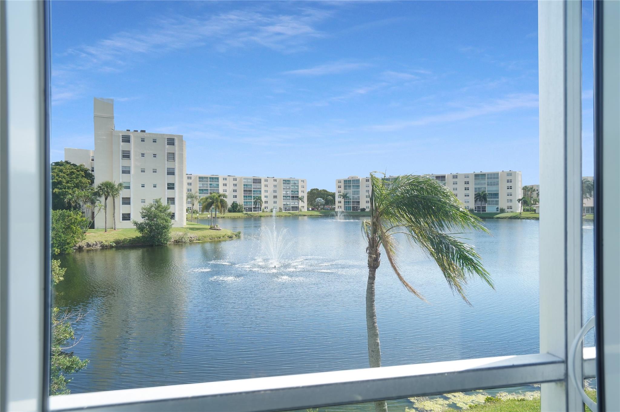 MEADOWBROOK LAKES VIEW - Residential