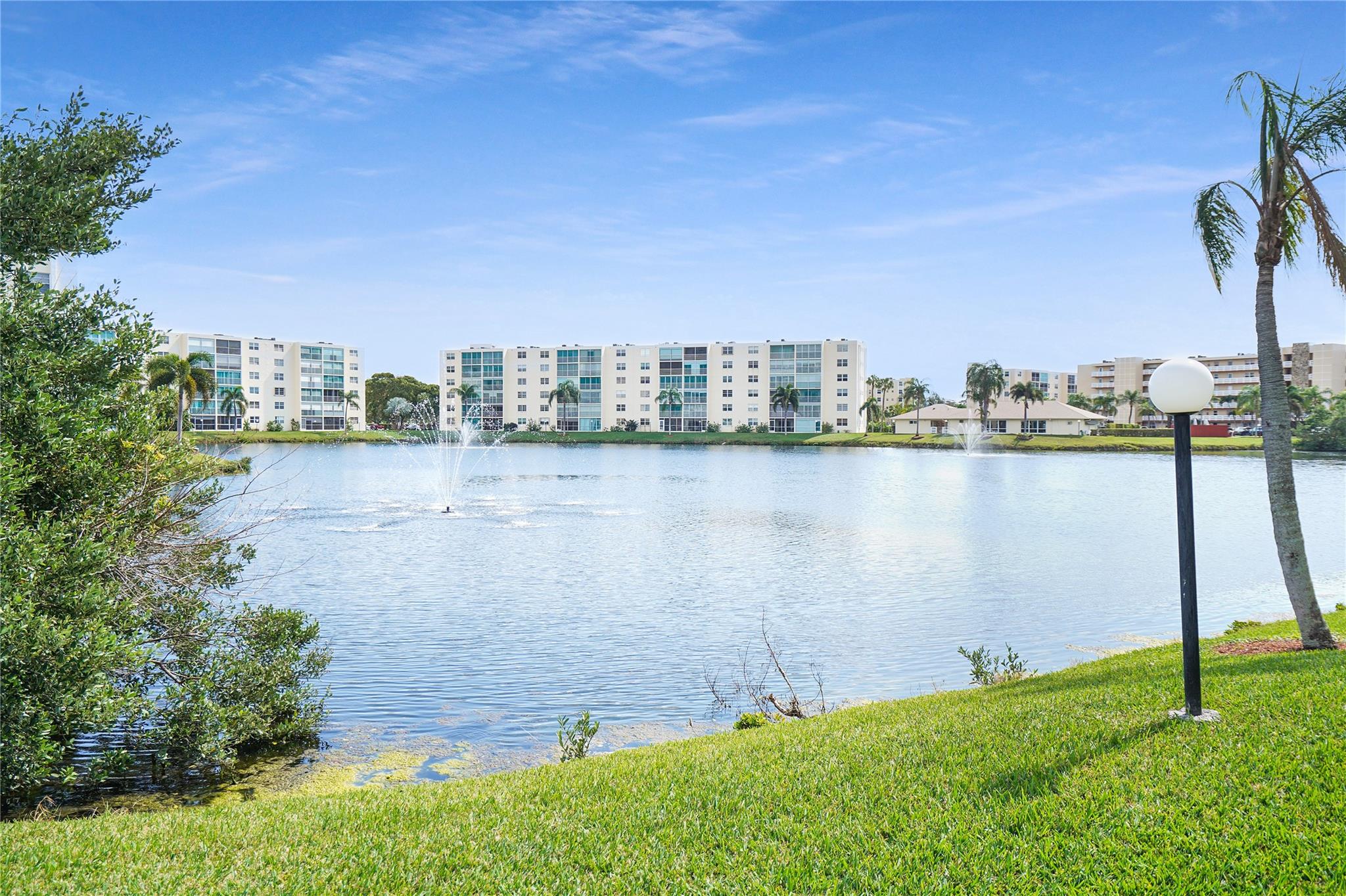 MEADOWBROOK LAKES VIEW - Residential