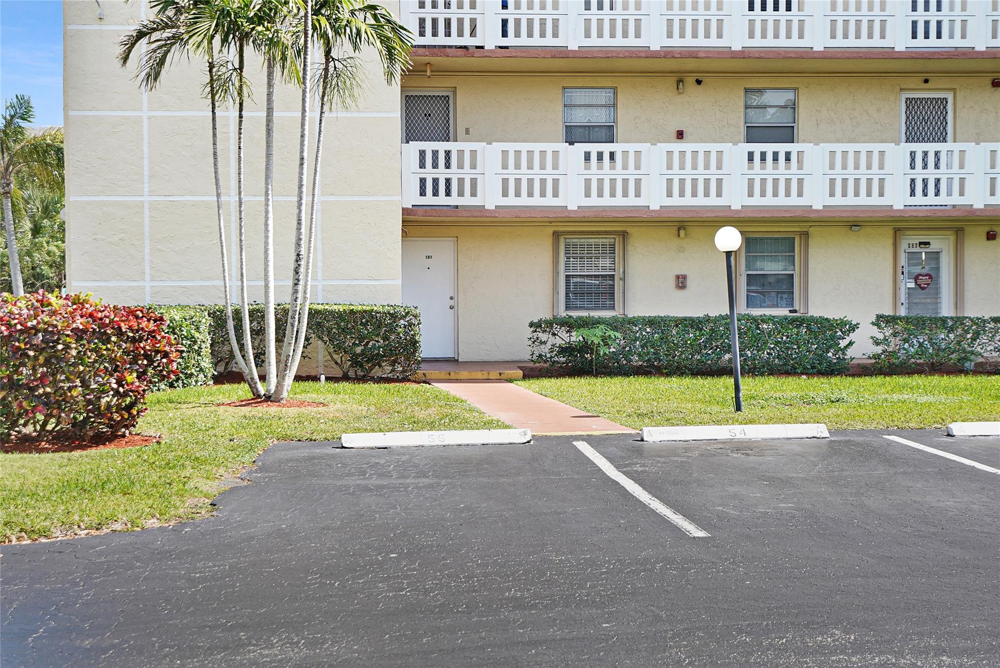 MEADOWBROOK LAKES VIEW - Residential