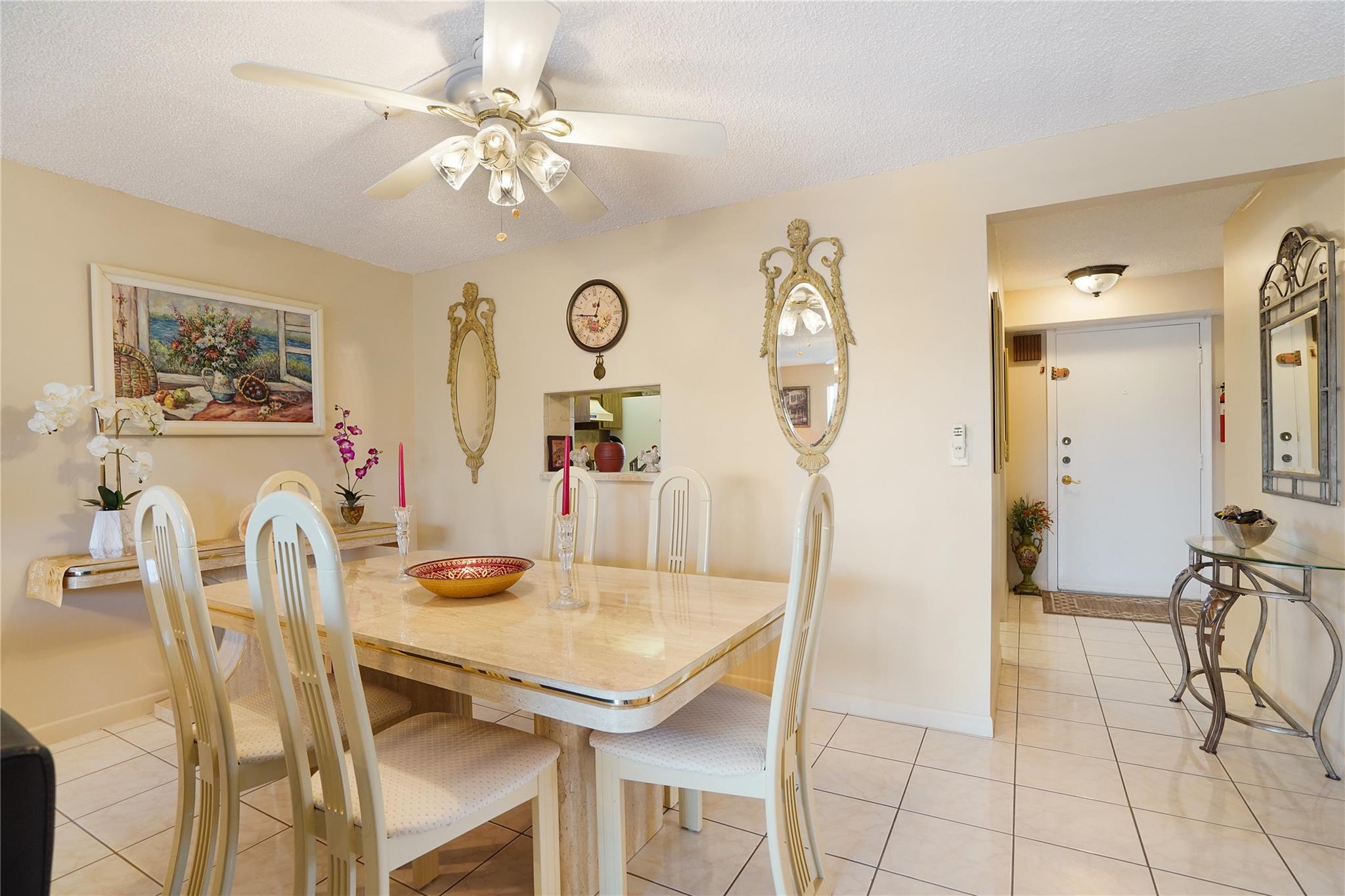 MEADOWBROOK LAKES VIEW - Residential