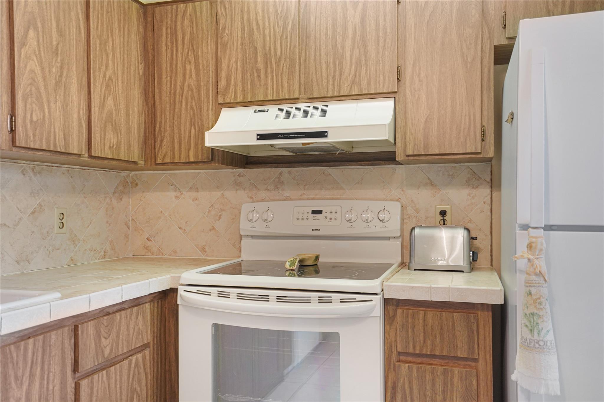 MEADOWBROOK LAKES VIEW - Residential