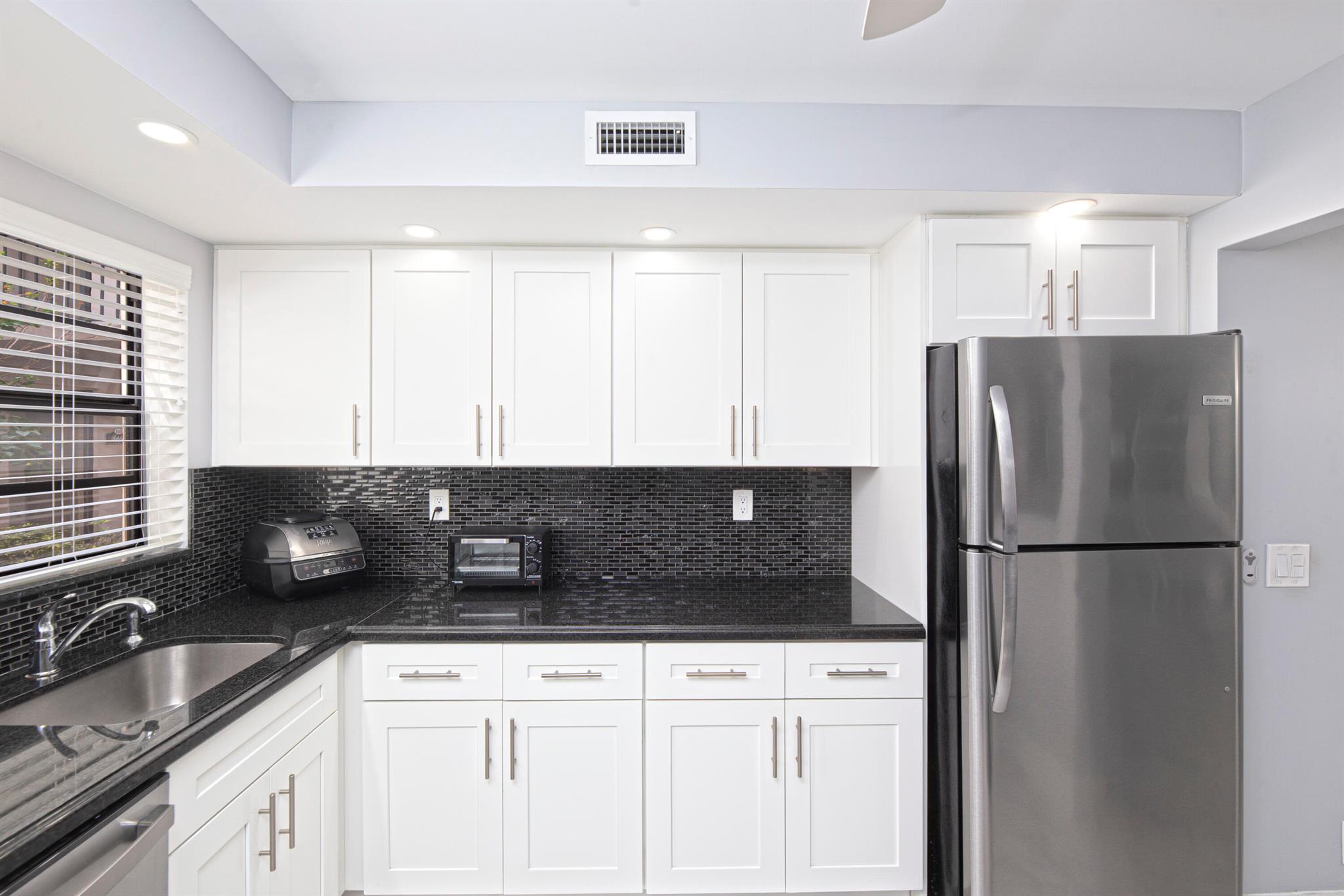 KINGS POINT CAPRI CONDOS - Residential