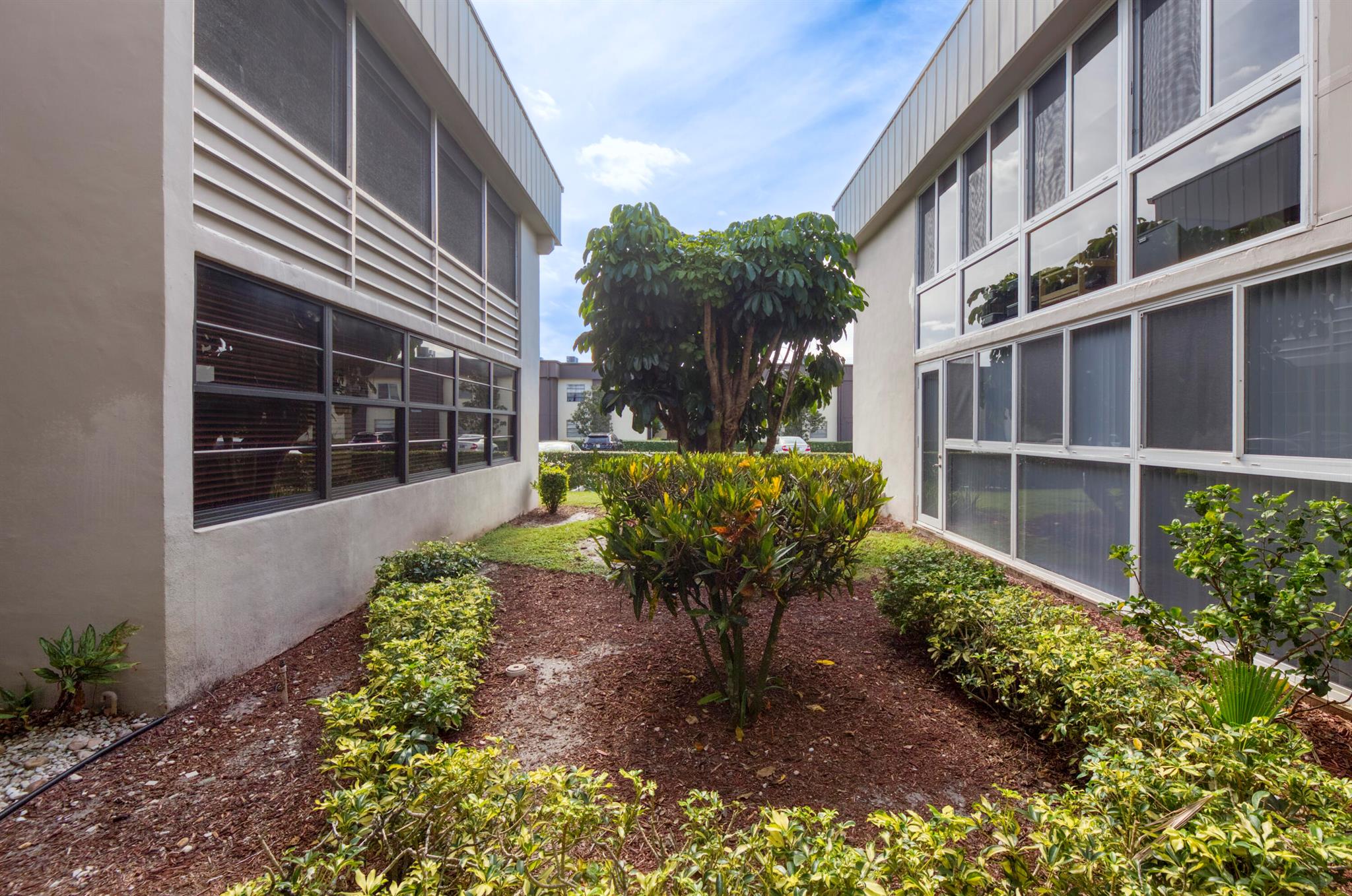 KINGS POINT CAPRI CONDOS - Residential