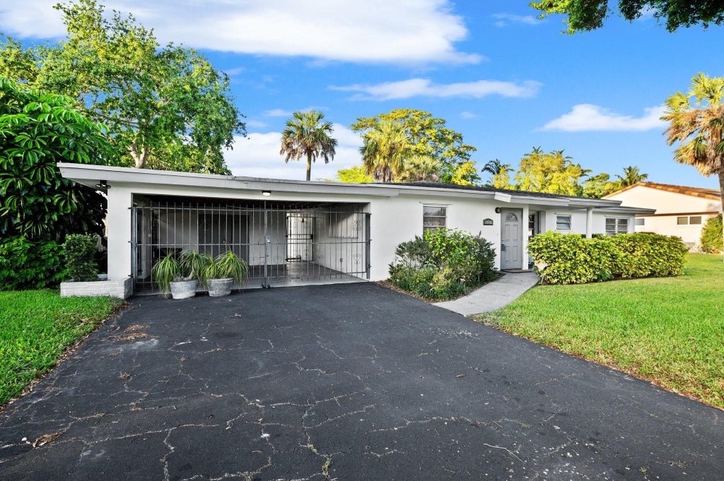 Photo of 4057 SW 5th Street, Plantation, FL 33317 (MLS # F10490554)