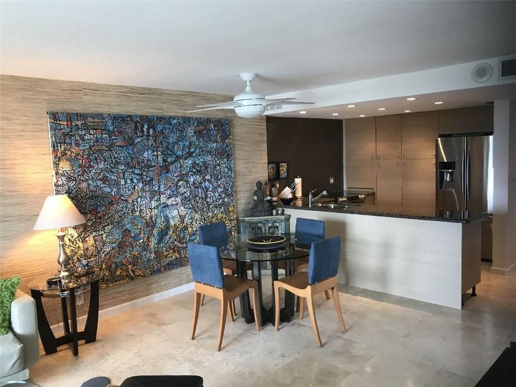 DRAKE TOWER - Residential
