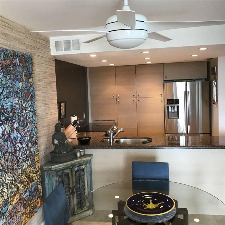 DRAKE TOWER - Residential