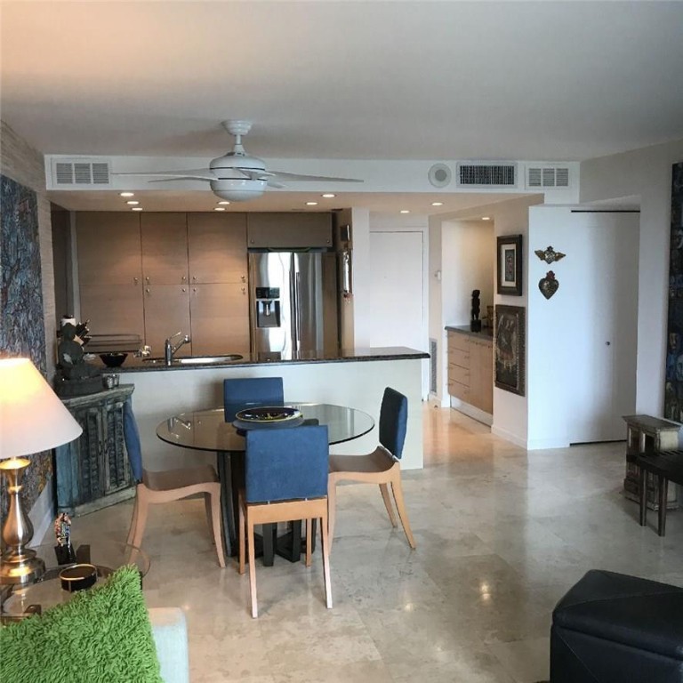 DRAKE TOWER - Residential