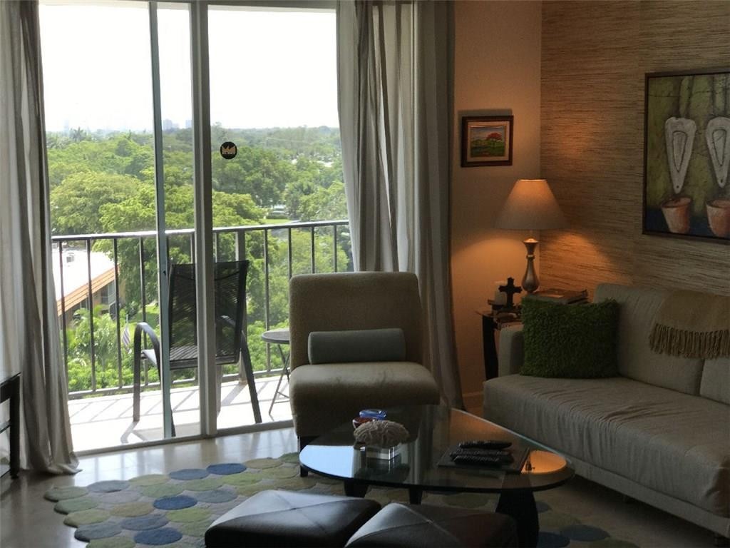 DRAKE TOWER - Residential