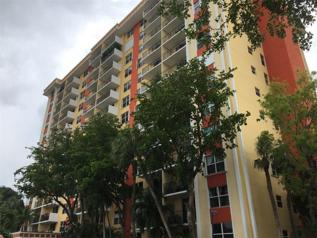 DRAKE TOWER - Residential