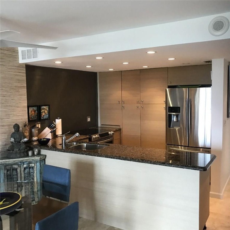 DRAKE TOWER - Residential