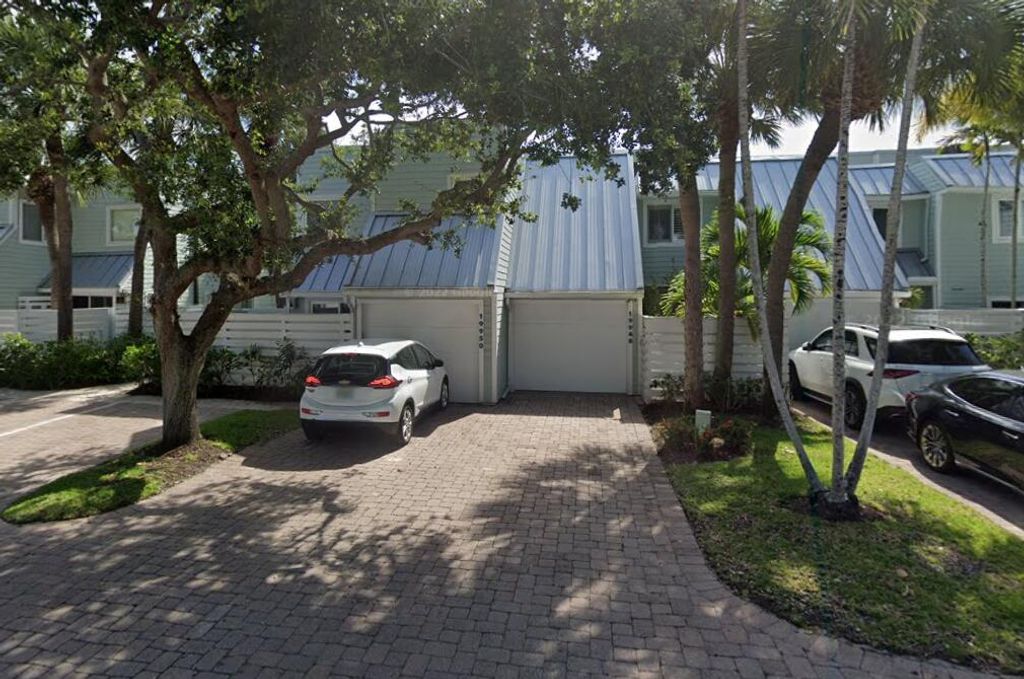 Photo of 19950 Scrimshaw Way, Jupiter, FL 33469 (MLS # R10950653)