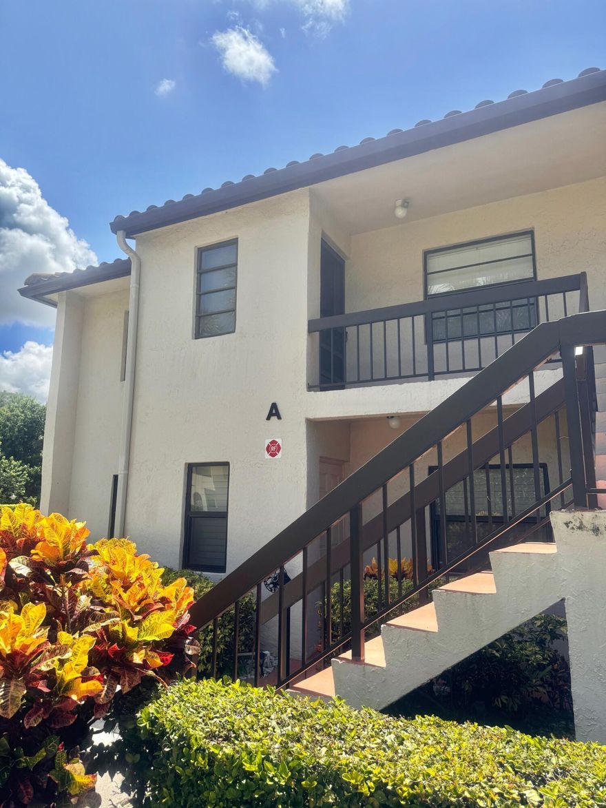 Location is excellent close to shops, beach, restaurants. On second floor. No elevator. Bright.  All lamanate floors. Screened in porch overlooking golf course.  Heated pool is a short walk away. Membership is available.  Community offers social events and much more.  55 plus community.