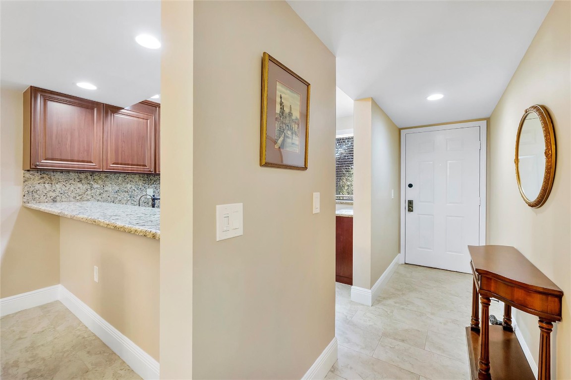 6181 Balboa Circle 305