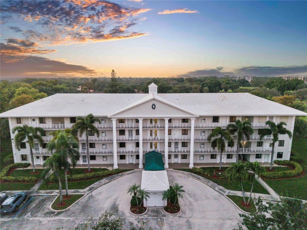 Photo of 6181 Balboa Circle #305, Boca Raton, FL 33433 (MLS # F10539772)