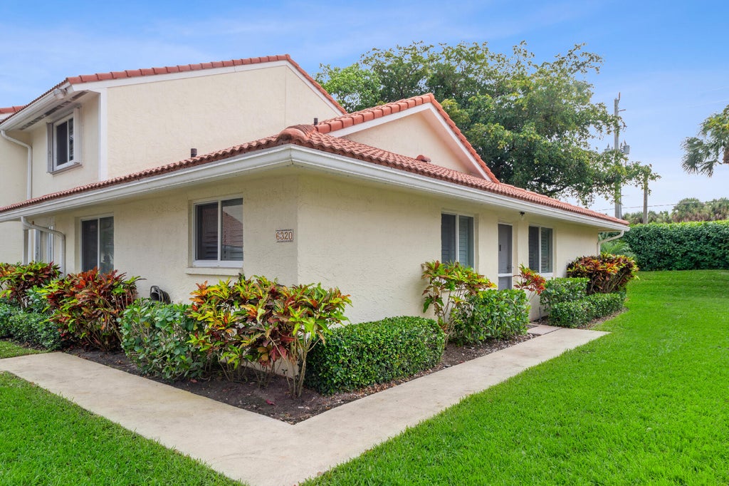 Photo of 6320 Walk Circle #17, Boca Raton, FL 33433 (MLS # R11067470)