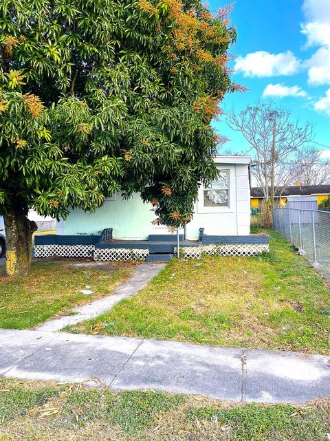 A home in Pahokee