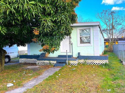 A home in Pahokee