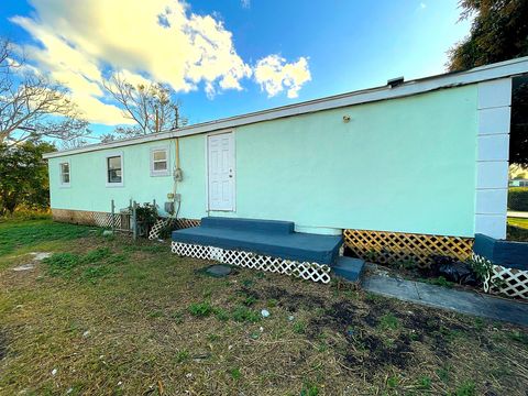 A home in Pahokee