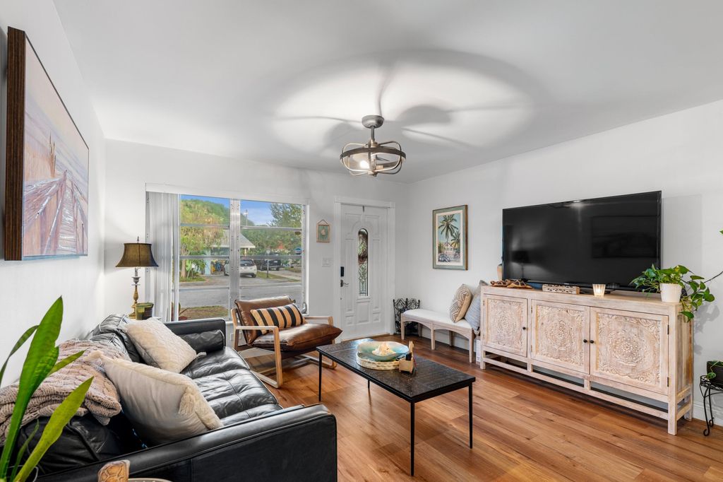 Photo of 1817 N L St, Lake Worth Beach, FL 33460 (MLS # R11143973)