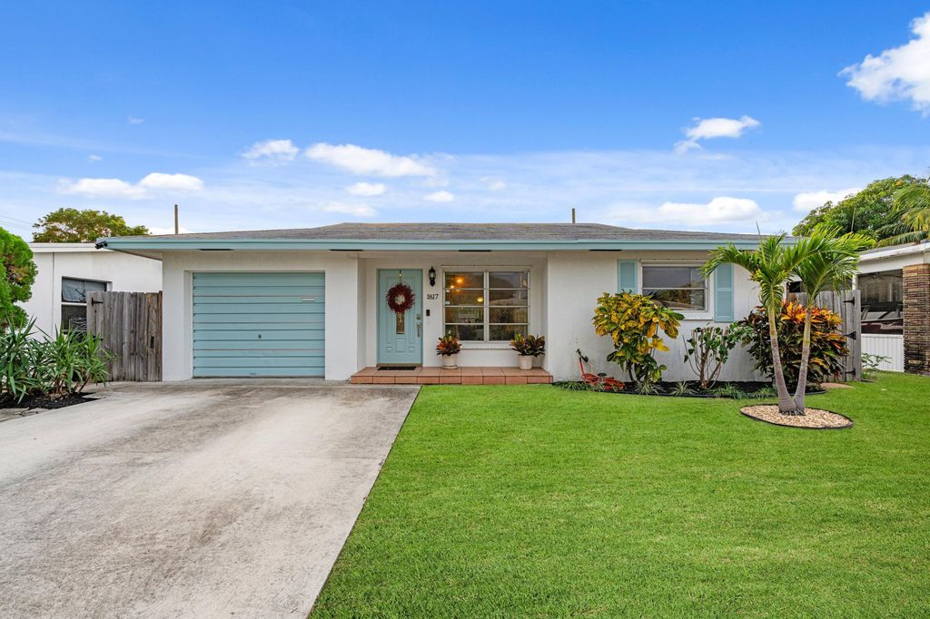 Photo of 1817 N L St, Lake Worth Beach, FL 33460 (MLS # R11143973)