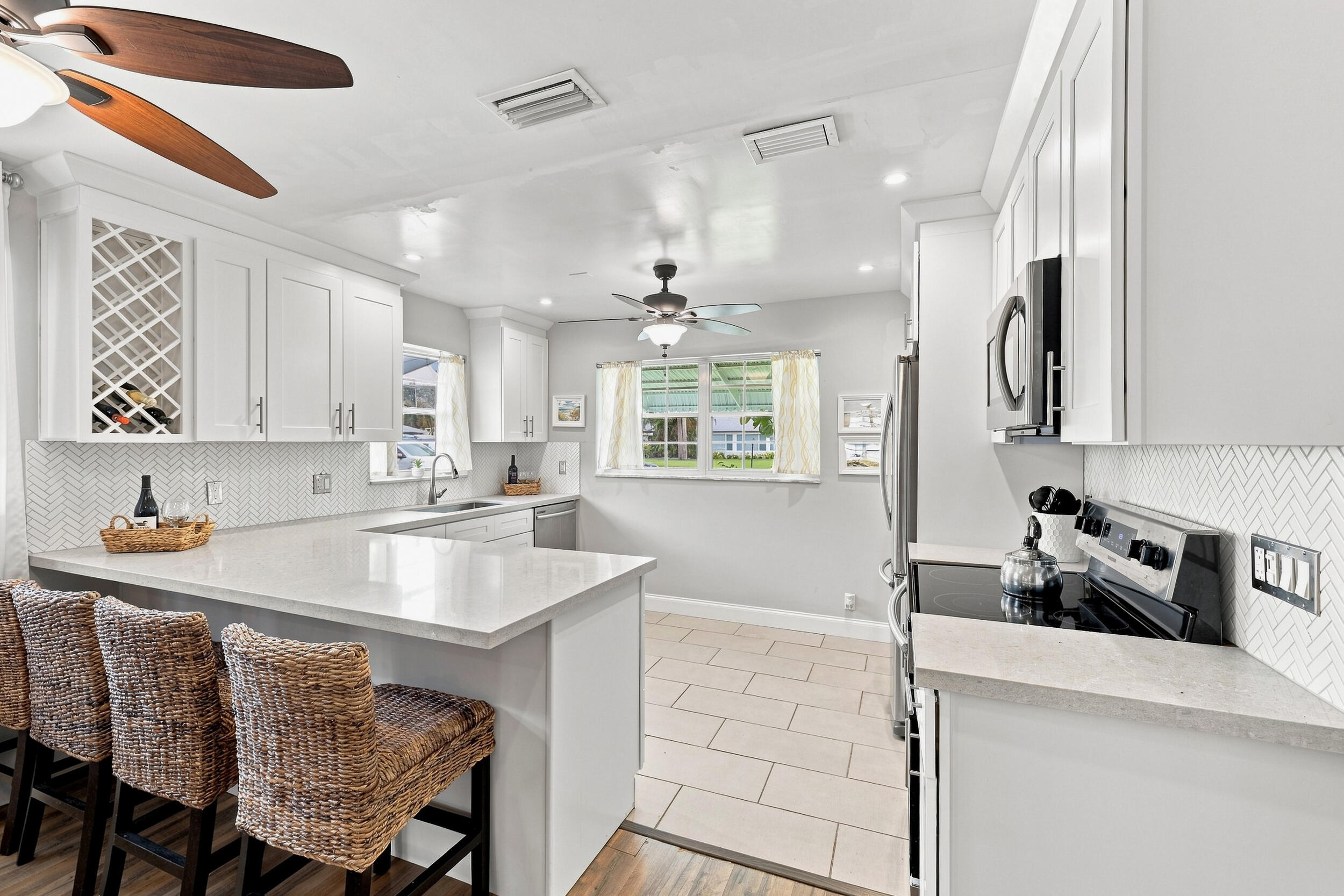 435 BLUEBIRD Lane