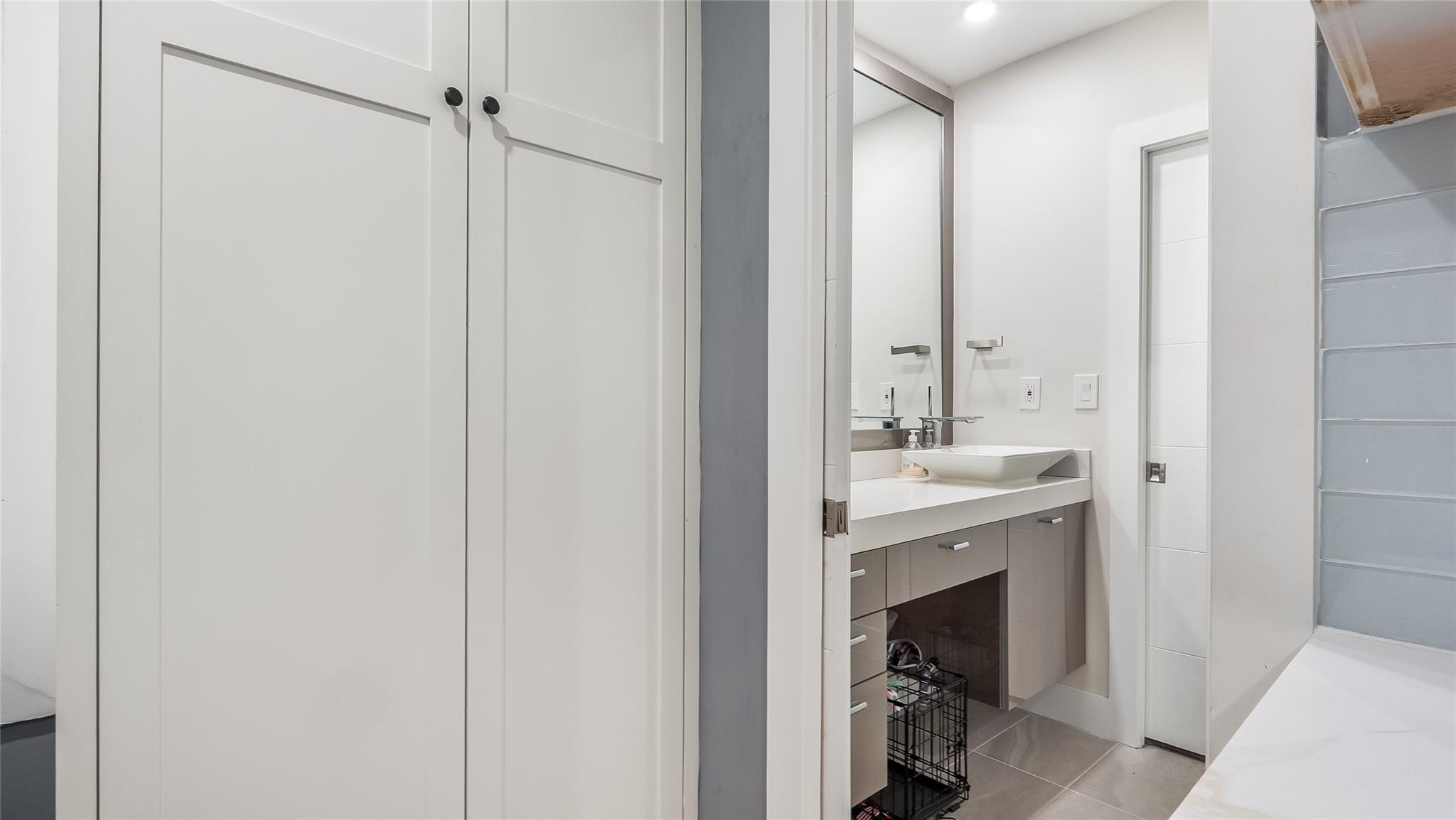 Westwood Commy 6 81-35 B - Residential