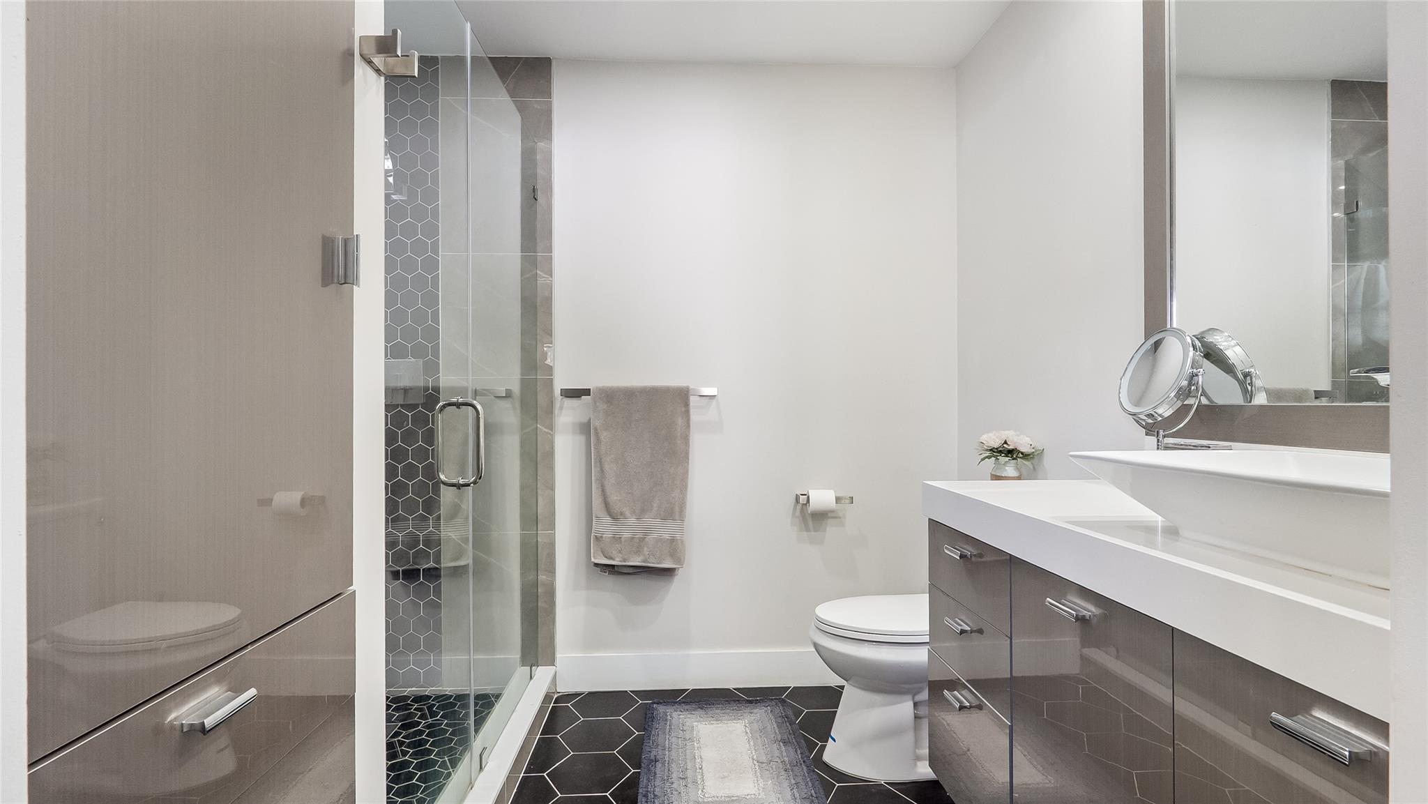 Westwood Commy 6 81-35 B - Residential