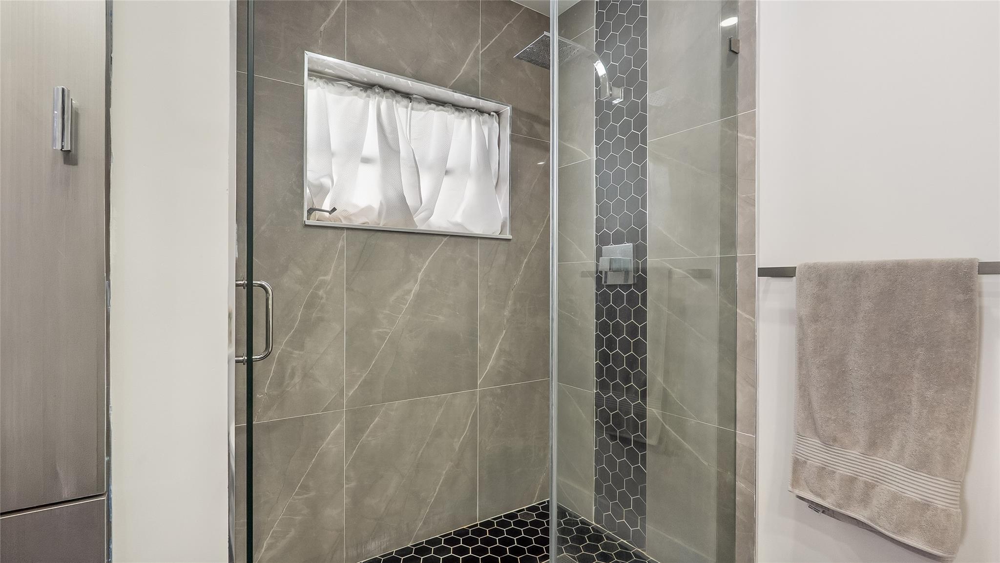 Westwood Commy 6 81-35 B - Residential