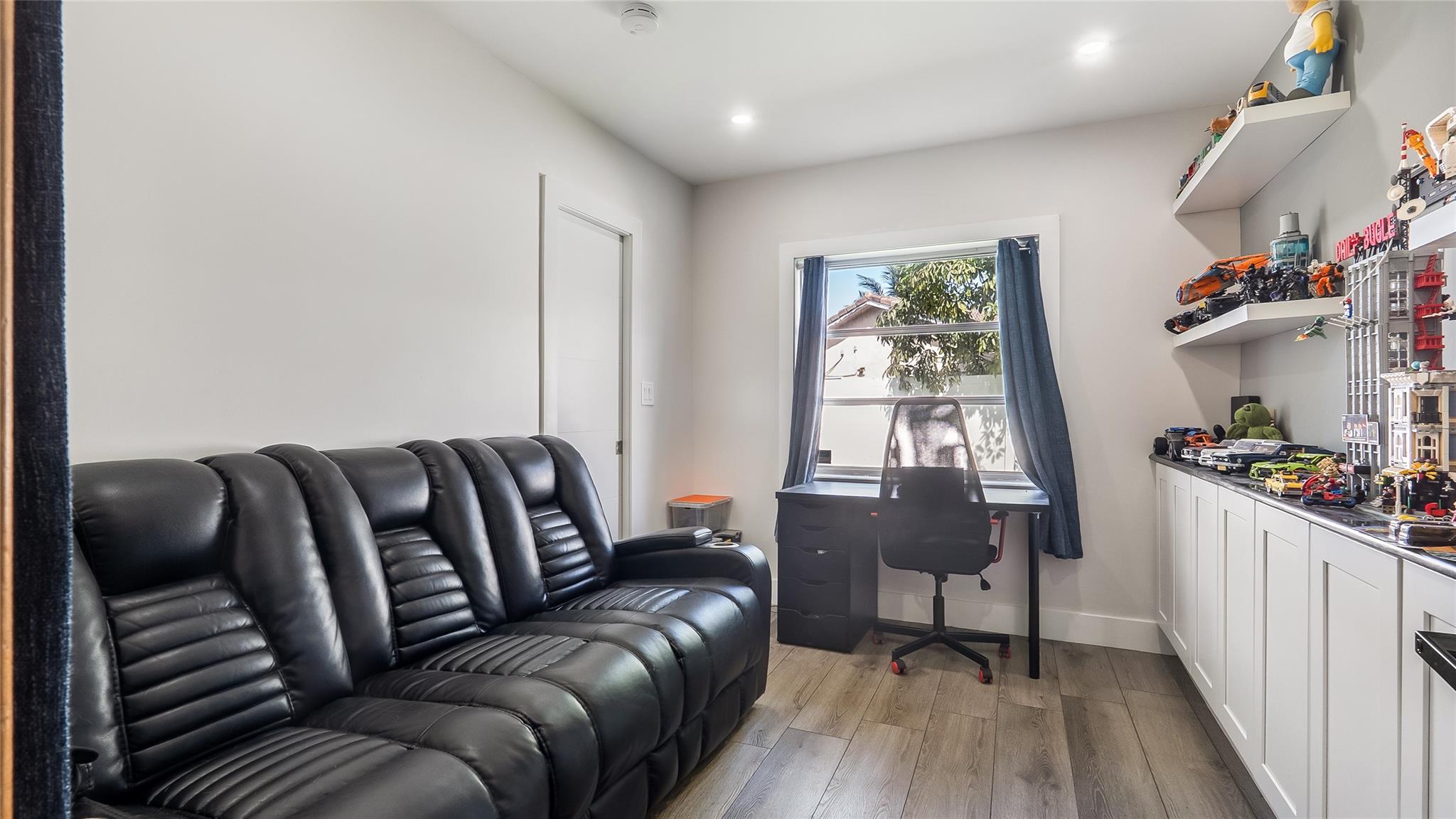 Westwood Commy 6 81-35 B - Residential