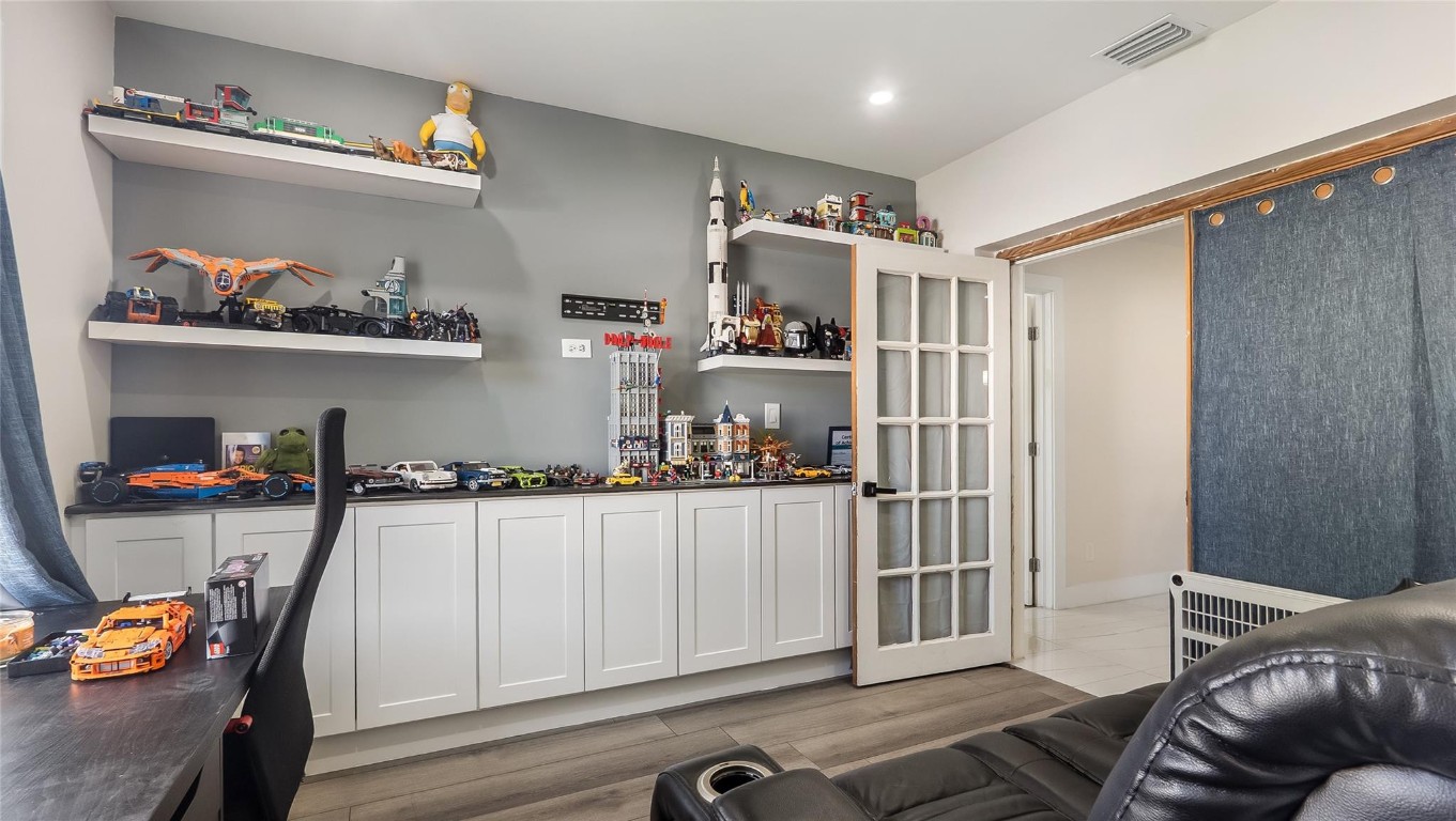 Westwood Commy 6 81-35 B - Residential