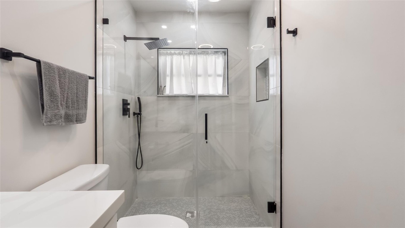 Westwood Commy 6 81-35 B - Residential