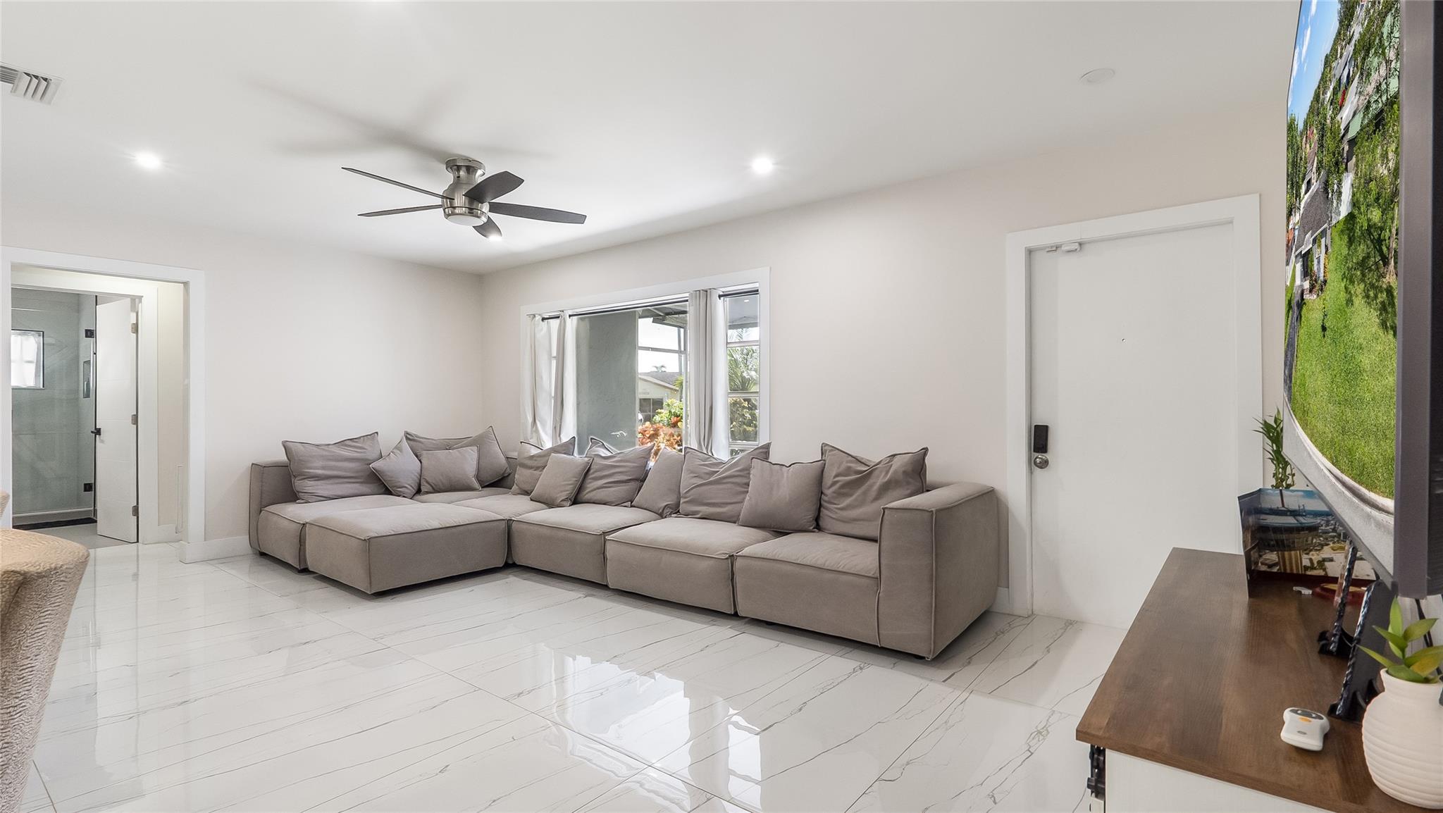 Westwood Commy 6 81-35 B - Residential