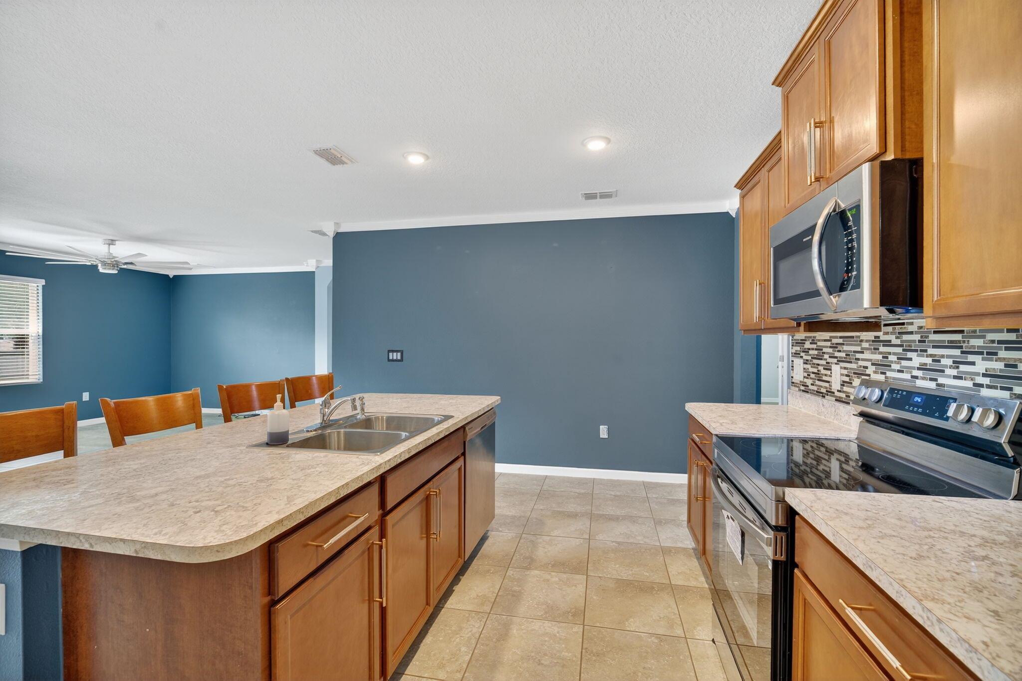 PORT MALABAR UNIT 32 - Residential Lease