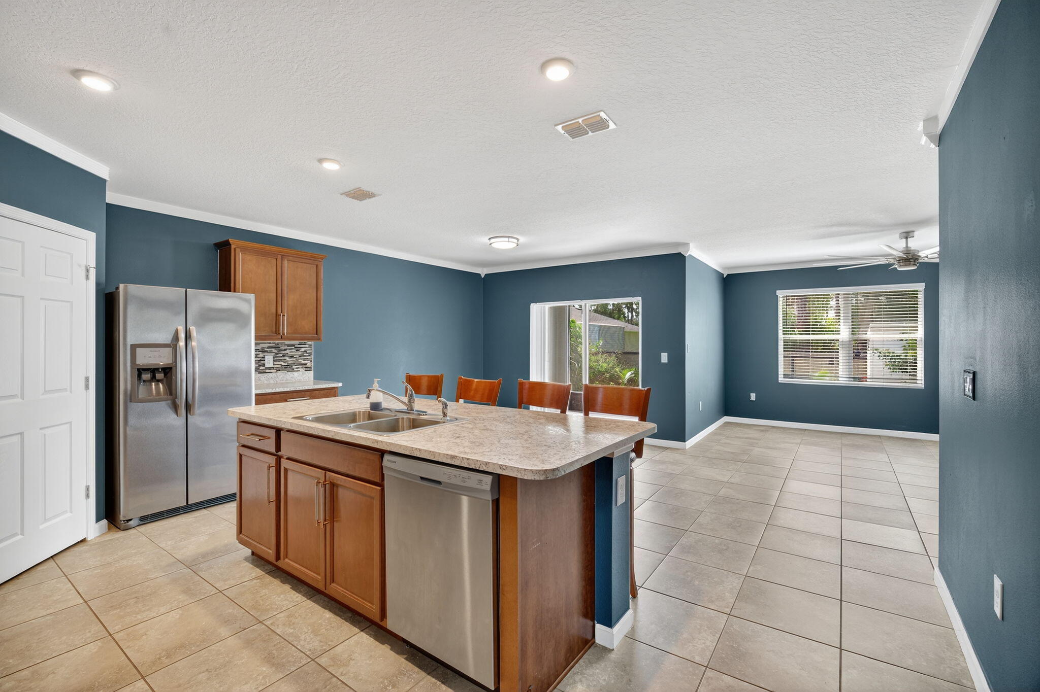 PORT MALABAR UNIT 32 - Residential Lease