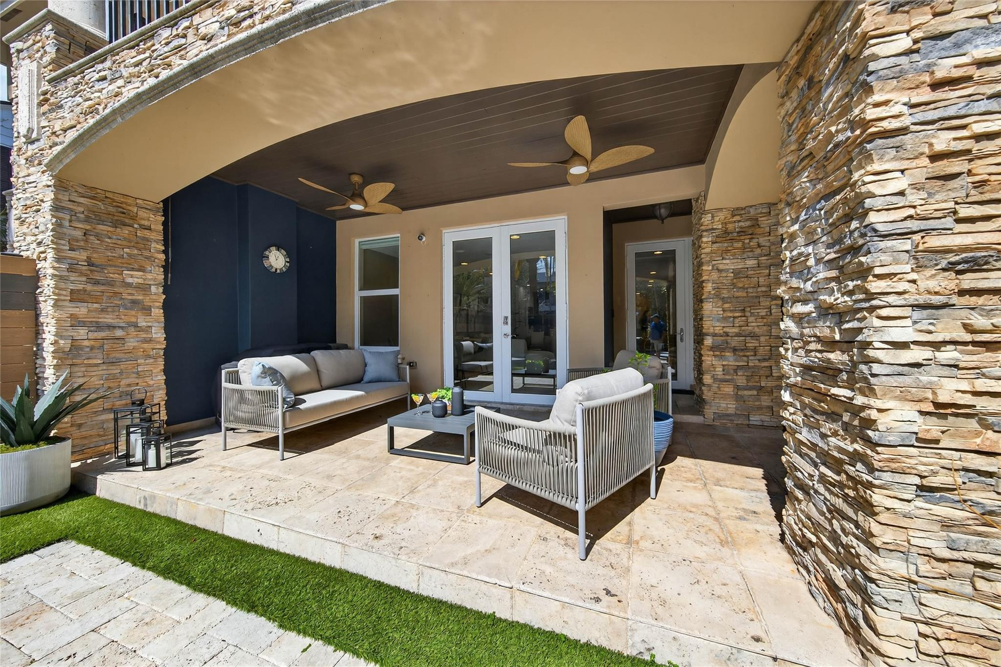 STRANAHANS SUB - Residential Lease