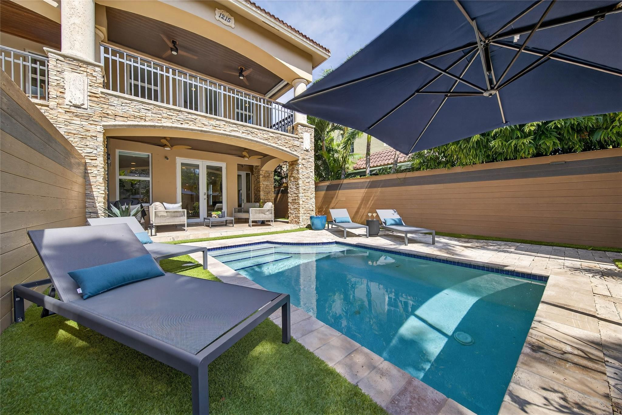 STRANAHANS SUB - Residential Lease