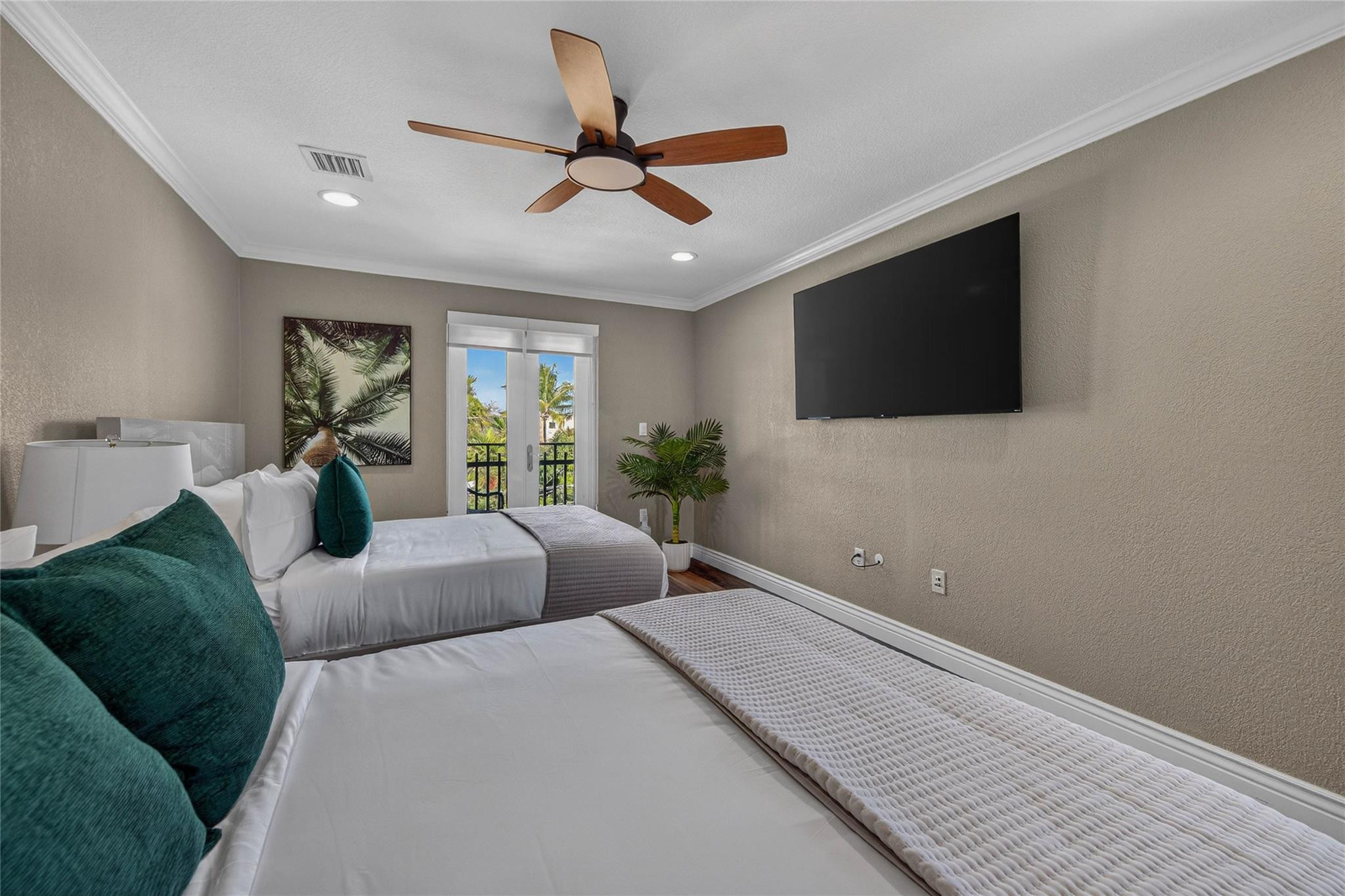 STRANAHANS SUB - Residential Lease