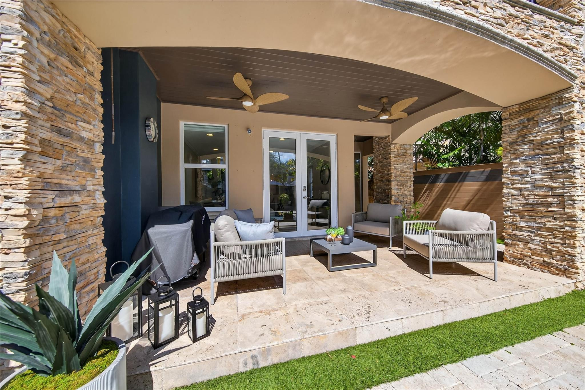 STRANAHANS SUB - Residential Lease