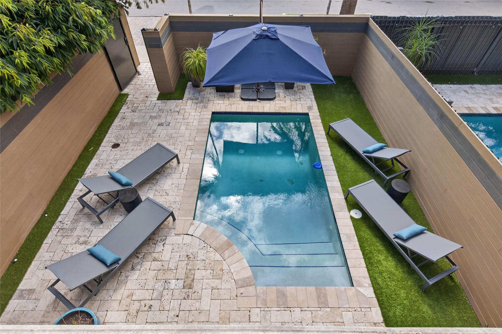 STRANAHANS SUB - Residential Lease