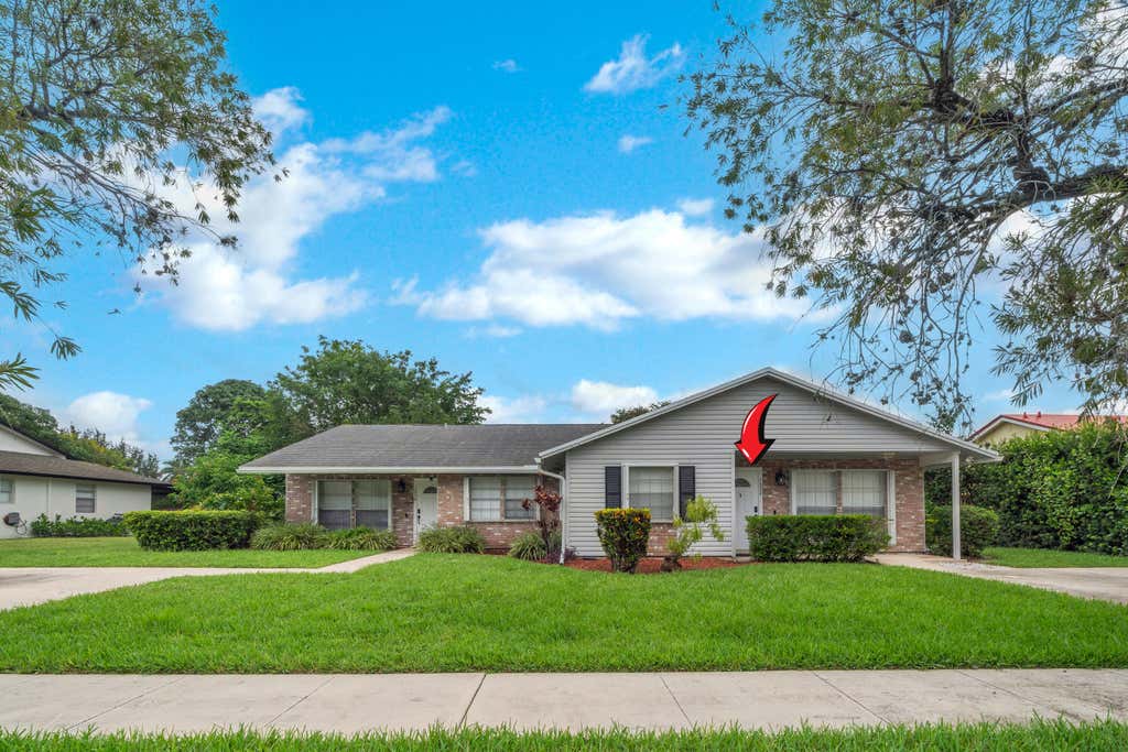 Photo of 1350 Riverside Circle #Unit 2, Wellington, FL 33414 (MLS # B26064221)